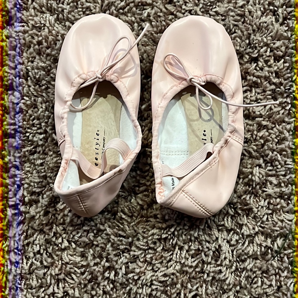 Girls freestyie by Danskin Co ballet slippers